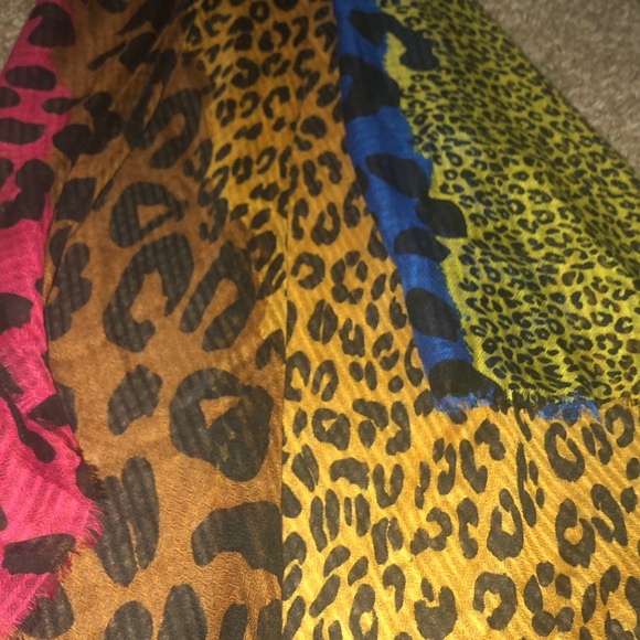 Multi-Colored Scarf - Picture 3 of 5